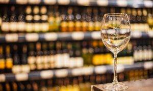 i-ellada-eisagei-akriva-kai-exagei-fthina-krasia